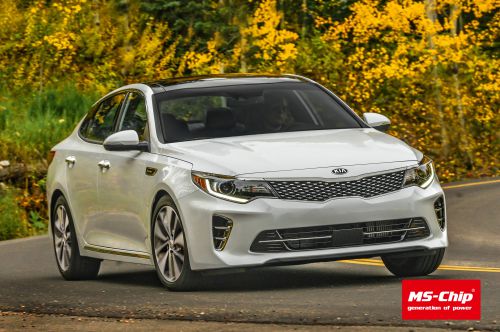 2016-Kia-Optima-SXL-2-0-turbo-front-three-quarter-in-motion-023